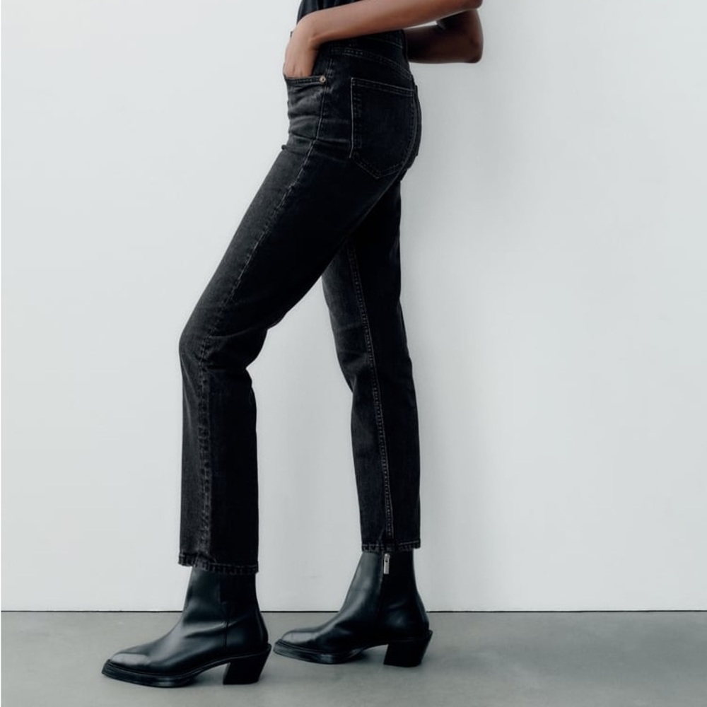 Zara Mom Fit Jeans Straight Leg Ripped Black